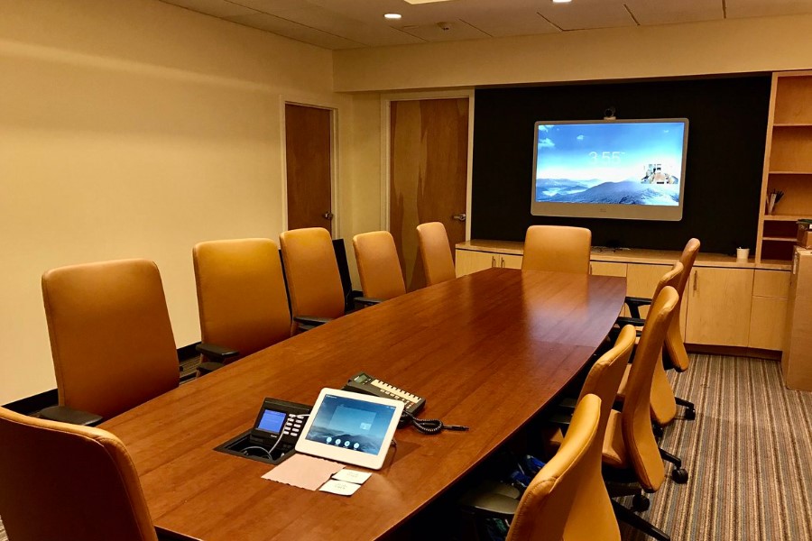 Complete Guide to Choosing a Conference Room Booking System